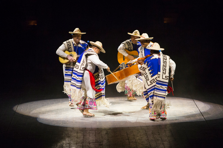 Playa del Carmen: Wstęp Xcaret Plus z pokazem i lunchemPlaya del Carmen: Wstęp do parku Xcaret z pokazem i lunchem