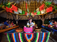Da Cancún e Riviera Maya, Xoximilco Park con trasporto - Housity