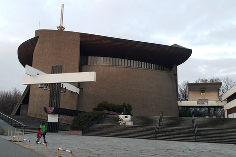 Krakau: Nowa Huta geführte Tour im Oldtimer2.5-stündige private Stadtrundfahrt