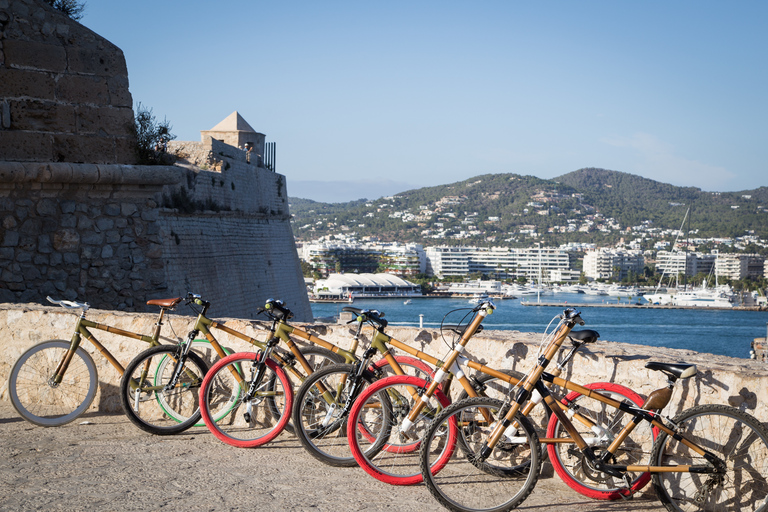 Visita guiada privada de la ciudad de Ibiza en bicicletaTour guiado de 4 horas por la ciudad en bicicleta