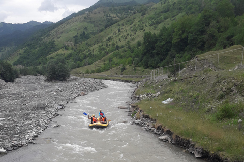 Całodniowa prywatna wycieczka z przewodnikiem w góry Gudauri i Kazbegi