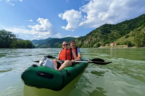 Wien: Wachau-dalen: Privat kajak- og vinudflugt