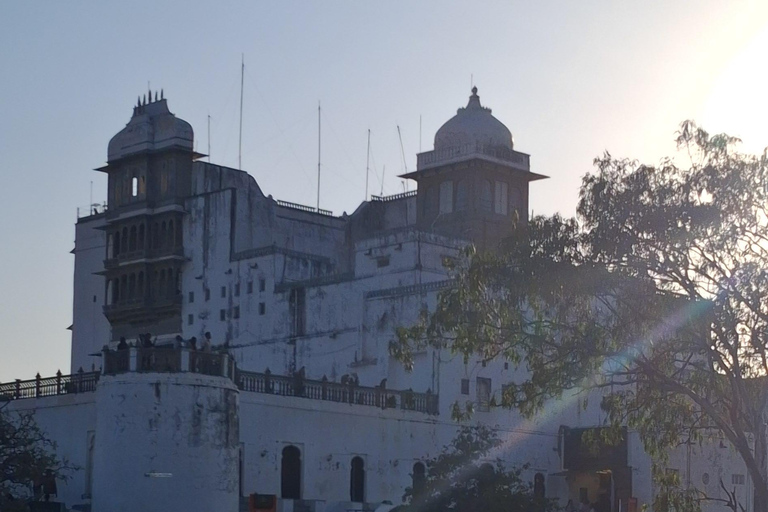 Monsoon Palace visit with Hotel Pickup-dropoff All Inclusive Guided Hiking at Monsoon Palace with Lunch