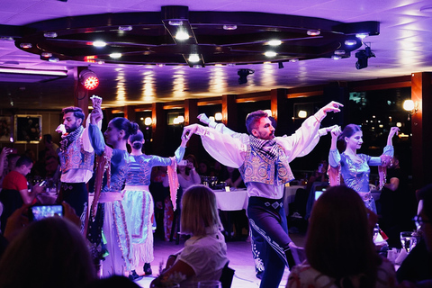 Istanbul: dinercruise en entertainment met privétafelDinercruise met alcoholische dranken en hoteltransfer