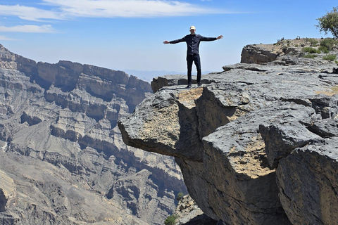Shared Tour to Nizwa Fort & Souq, Al Hamra & Jebel Shams