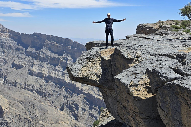 Shared Tour to Nizwa Fort & Souq, Al Hamra & Jebel Shams