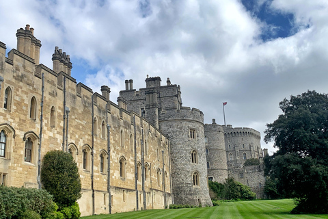 From Cambridge: Guided day trip to Windsor & Oxford