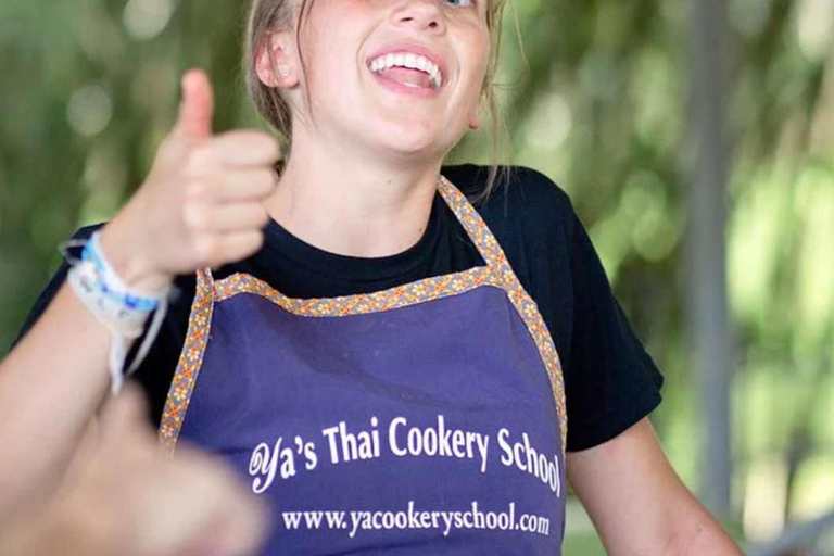 Krabi: Ya Thai evening Cooking Class with Transfer in Aonang Set Menu C