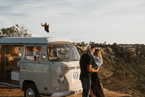 Mallorca: Vintage solnedgangstur ved havet med picnic