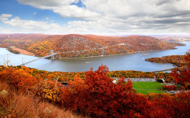 Visit Hudson Valley Fall Foliage Shared Helicopter Tour in Schmittenhöhe
