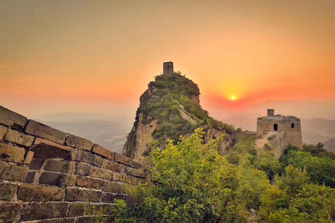 Beijing: Getaway to Simatai Great Wall & Gubei Water Town Authentic Beijing Simatai Great Wall & Gubei Water Town Tour