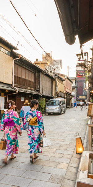 Night Walk In Gion Kyoto S Geisha District Getyourguide