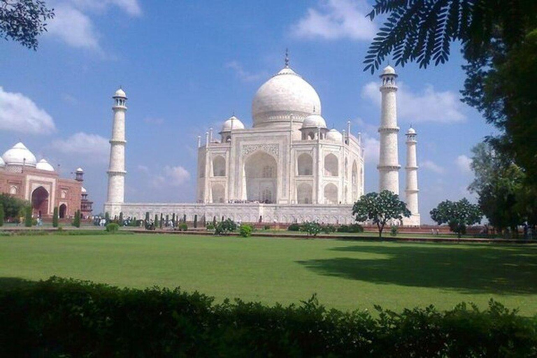 Da Delhi: Tour privato del Taj Mahal e della città di Agra con auto Suv