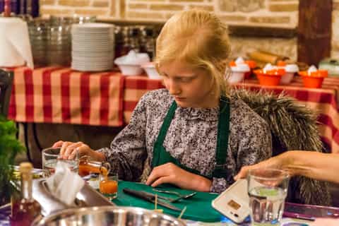 Athens: Greek Cooking Lesson & 3-Course Dinner