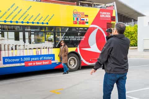 Athens: City and Seaside Yellow Hop-on Hop-off Bus Tour