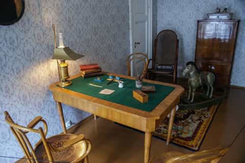 Dostoyevsky Walking Tour of St Petersburg