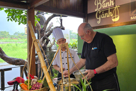 Hue: Market Tour and Cooking Class with typical dishes