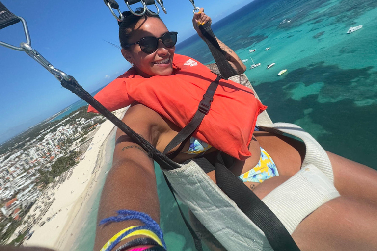 Puerto Plata: Parasailing from Playa Dorada Parasailing + Hotel Pickup