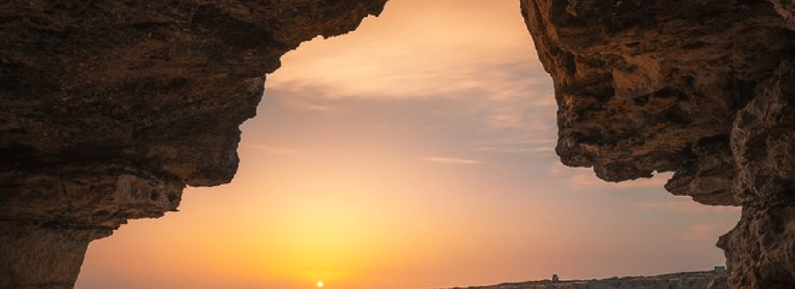 Soirée coucher de soleil aux grottes du Cap Greco et dîner chypriote meze