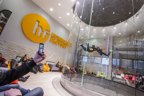 Praag: Indoor Skydiving Windtunnel Avontuur