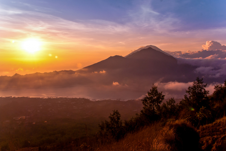 Bali: Experiencia de senderismo al amanecer en el monte Batur con trasladoSenderismo con traslado al hotel desde la zona del monte Batur