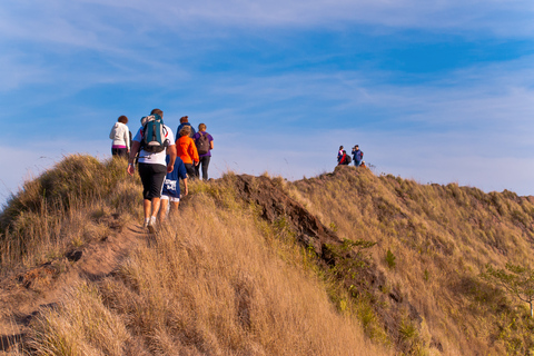 Bali: Experiencia de senderismo al amanecer en el monte Batur con trasladoSenderismo con traslado al hotel desde la zona del monte Batur