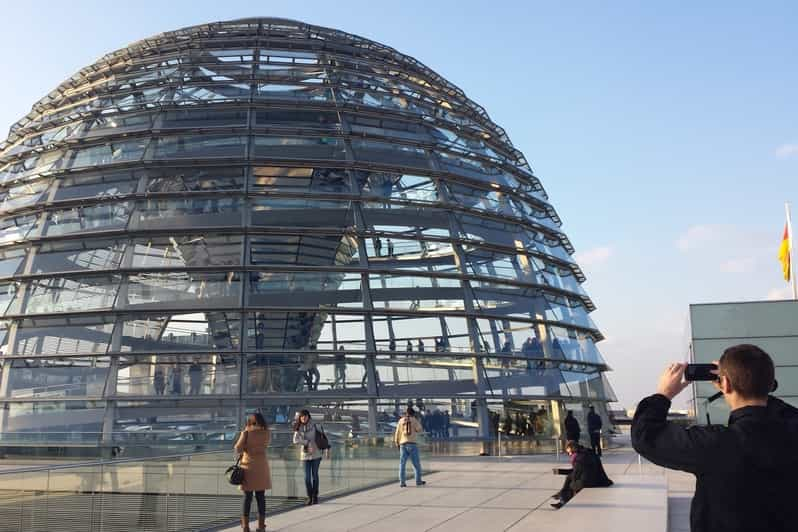 Recorrido A Pie Por El Distrito Gubernamental De Berlin Y Visita Al Reichstag Con Cupula Getyourguide