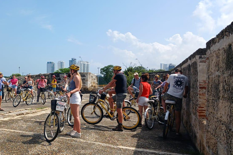 Cartagena: Ruta Histórica, Cultural y Graciosa en Bicicleta