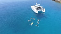 Athens Riviera, Catamarán Crucero con Comida y Bebidas - Hizvo