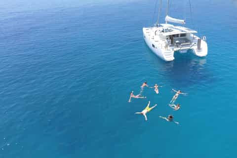 Athens: Catamaran Sailing Cruise with Meal and Drinks