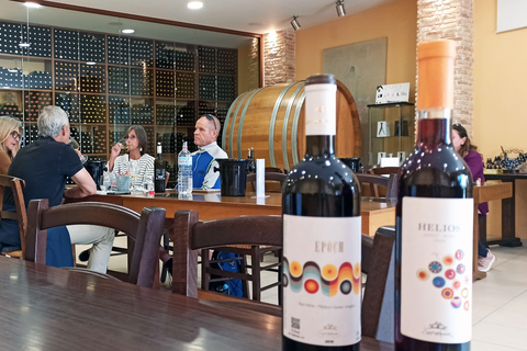 Odkryj smak Krety: wycieczka z przewodnikiem po winnicy i degustacjaOdkryj Smak Krety: Wycieczka z przewodnikiem po winiarni i degustacje