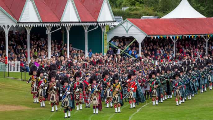 excursão de um dia aos jogos das terras altas escocesas saindo de edimburgo