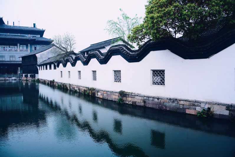 From Hangzhou: Full-Day Wuzhen Image Water Town Group Tour