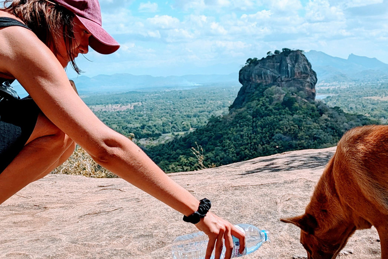 Kandy: Sigiriya & Dambulla Caves Tuk-Tuk Trip