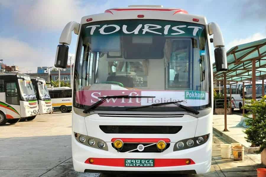 Pokhara nach Bandipur Luxury Sofa Bus Ticket. Foto: GetYourGuide