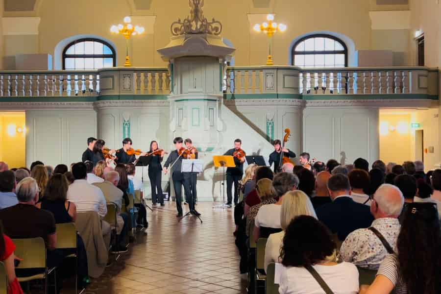 Berlin: Vivaldi, Mozart, Bach in der Französischen Kathedrale. Foto: GetYourGuide Berlin: Vivaldi, Mozart, Bach in der Französischen Kathedrale. Foto: GetYourGuide