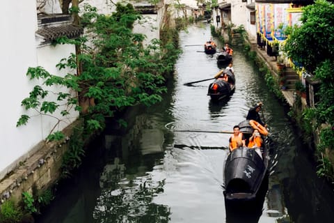 Shaoxing Ancient Town Day Tour with Lunch from Hangzhou