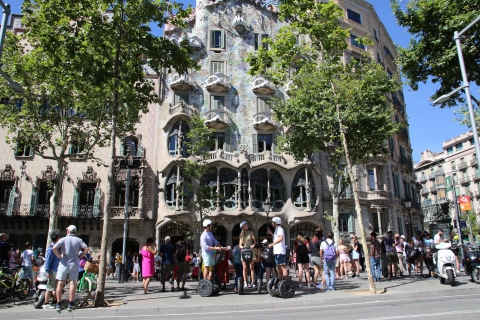 Barcelona: 2.5-Hour Gaudí Segway Tour Barcelona: 2.5-Hour Gaudí Segway Tour in French