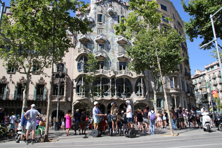 Barcelona: 2,5-godzinna wycieczka segwayem GaudiegoBarcelona: 2,5-godzinna wycieczka segwayem Gaudí po francusku