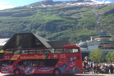 Geiranger: Visita guiada en autobús Hop-On Hop-OffGeiranger: tour en autobús turístico de 1 día con paradas libres