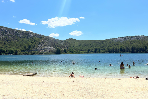 Tour por las cataratas de Krka por la tarde, con guía y entrada incluidosTour de tarde a las cataratas de Krka, con guía y entrada incluidos