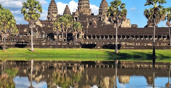 Siem Reap: Angkor Wat & Killing Fields Guided Half/Full Day
