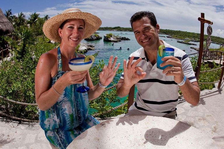 Inträde till Xel-Ha-parken med mat och fri bar ingårInträde till Xel-Ha-parken