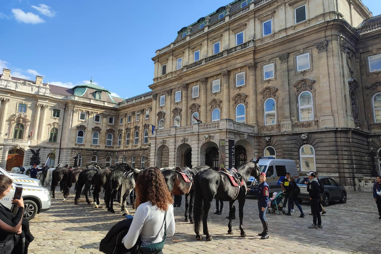 Budapest: Castle District Walking Tour with Local Guide