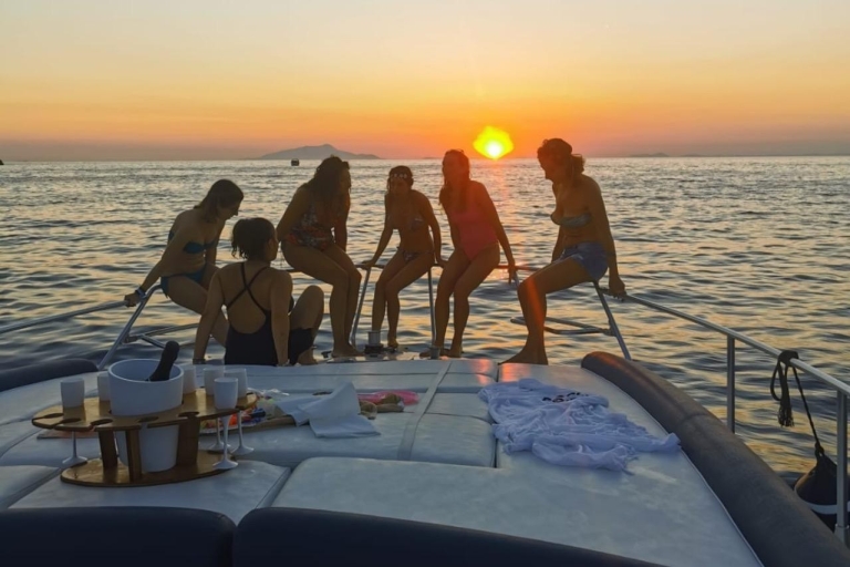 From Sorrento: private sunset boat experience
