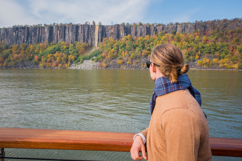 Nueva York: recorrido en yate por el follaje otoñal del río HudsonNueva York: tour otoñal en yate por el río Hudson