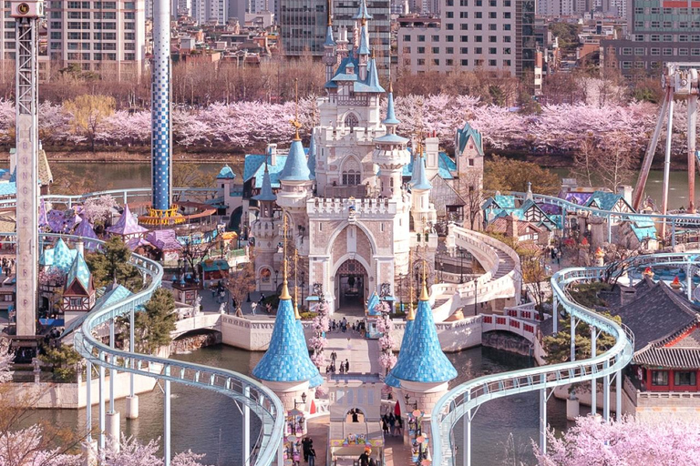 Seoul: biglietto d&#039;ingresso per Lotte World AdventureSeoul: biglietto d&#039;ingresso per il Lotte World Adventure