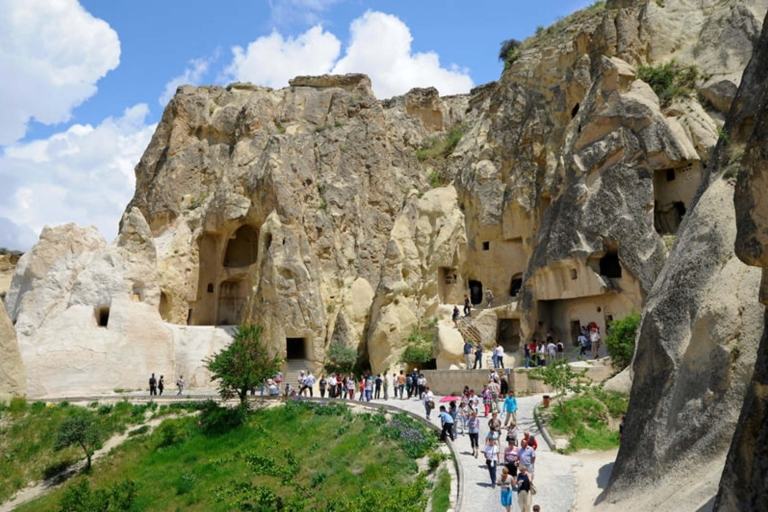 Cappadoce visite d'une jounée rouge en petit groupe, guide expertCappadoce rouge avec le musée en plein air de Goreme