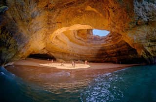 Algarve-Abenteuer ab Lissabon + Bootstour zur Höhle von Benagil!
