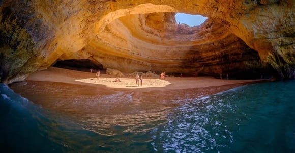 Sagres with a Toddler: the Place Where Cliffs Aren't a Backdrop